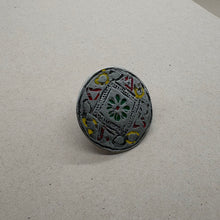 Load image into Gallery viewer, Engraved Geometric Ring
