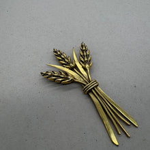 Load image into Gallery viewer, 1991 Lindsey Boyer Wheat Brooch
