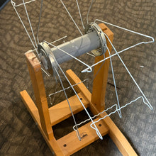 Load image into Gallery viewer, Goko Yarn Swift with 8 supports
