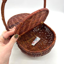 Load image into Gallery viewer, Small Sewing Basket
