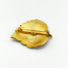 Load image into Gallery viewer, Gold-toned Leaf Pin
