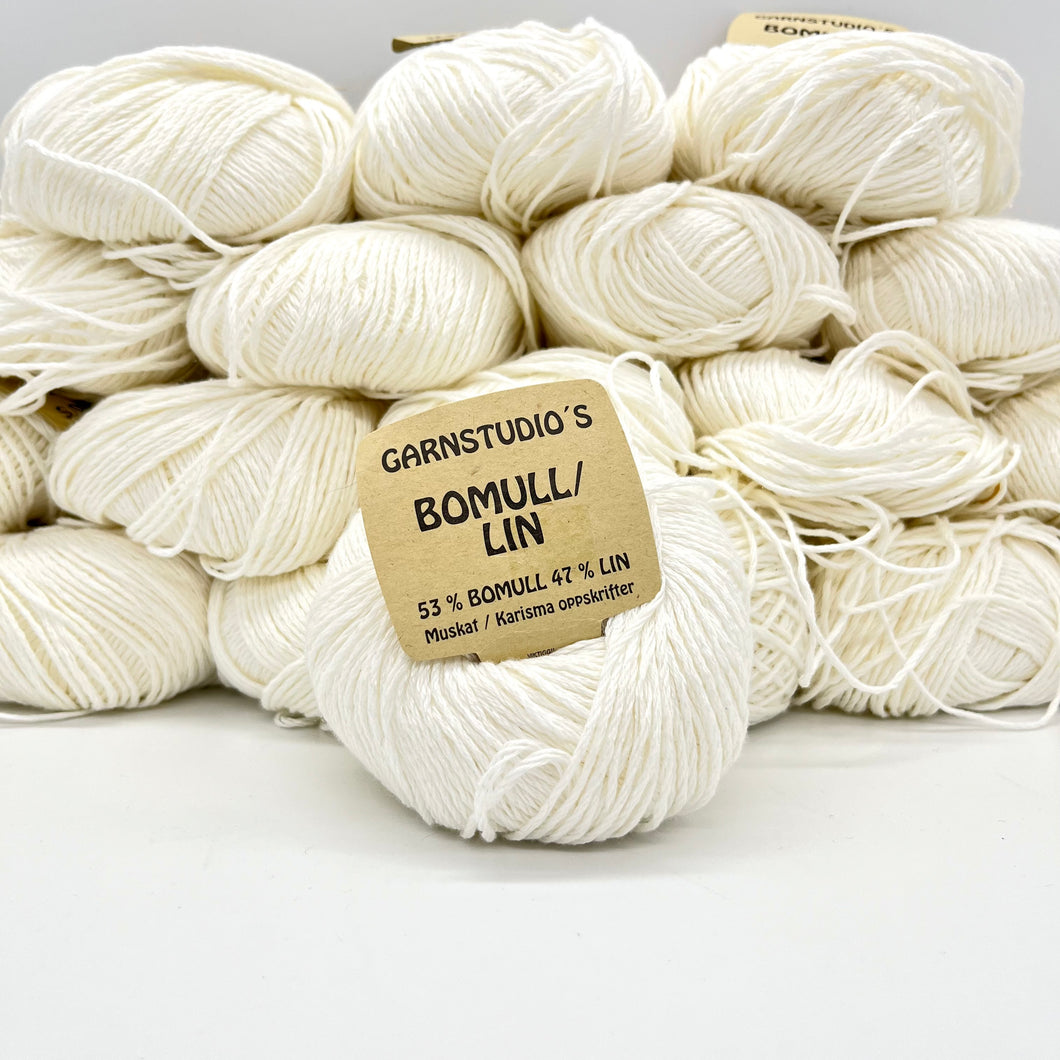 Garnstudio's Bomull/Lin White Yarn Bundle