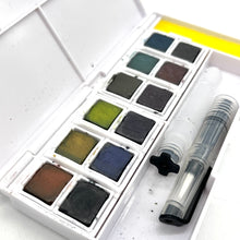 Load image into Gallery viewer, Derwent Traveling Watercolor Set
