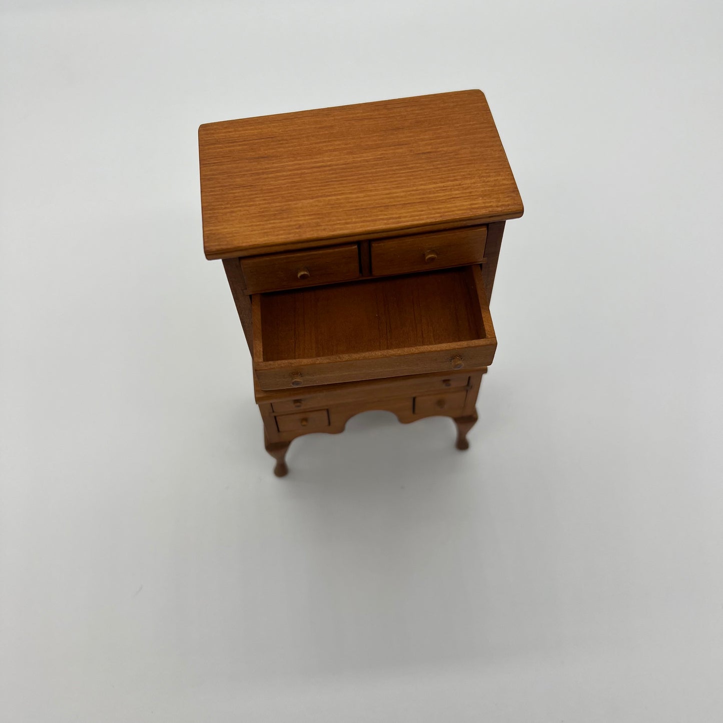 Vintage Miniature Scale 8 Drawer Dresser Toncoss Sturbridge