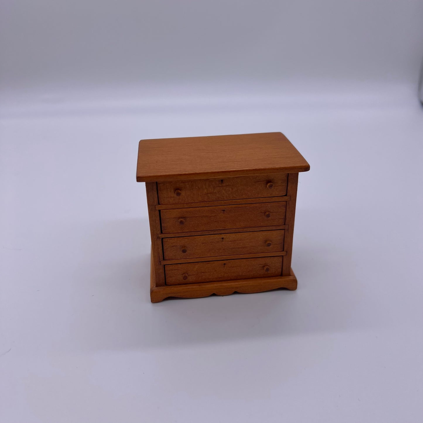 Vintage Miniature Scale Short 4 Drawer Dresser Toncoss Sturbridge