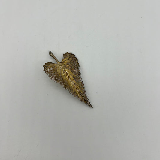 Filagree Sterling Vintage Single Leaf Broach