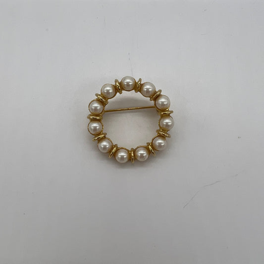 Pearl and Gold Plate Circle Pin