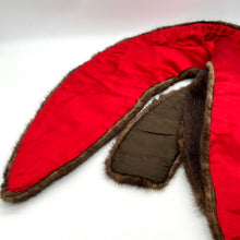 Load image into Gallery viewer, Vintage Fur Collars
