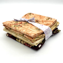 Load image into Gallery viewer, &#39;Willow Berry Winter&#39; Fabric Bundle by Maywood Studios (5 Fat Quarters)
