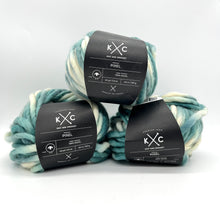 Load image into Gallery viewer, Wool Pixel Yarn
