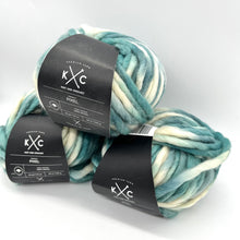 Load image into Gallery viewer, Wool Pixel Yarn
