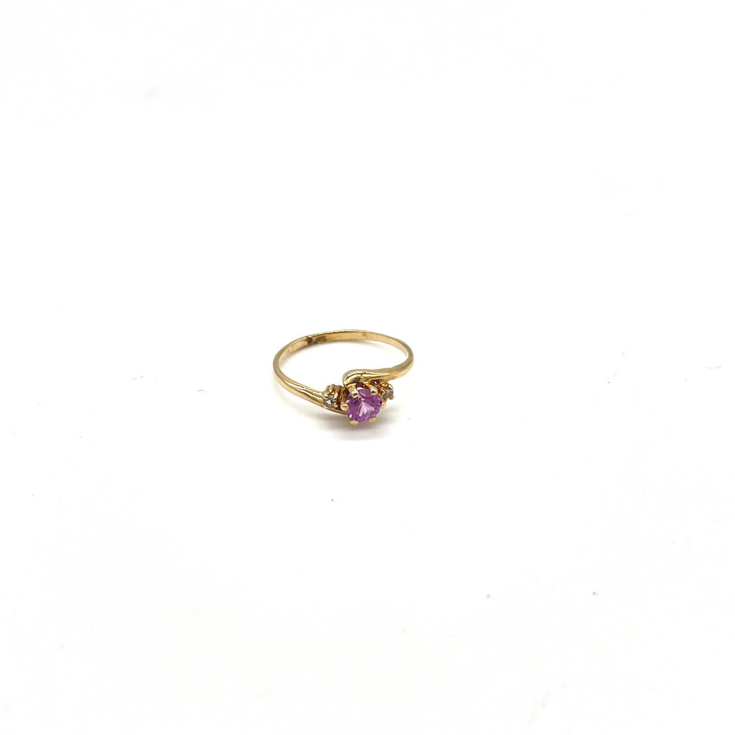 10k Gold Ring w/ Pink & White Stones (size 8)